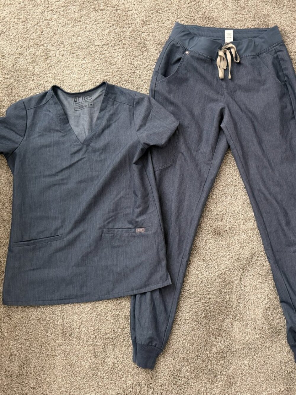 Figs - Small Tall pants & XS top